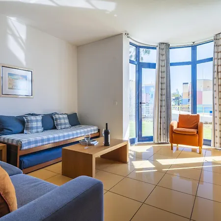 Apartment Marina Orada With Pool - 900m From The Albufeira
